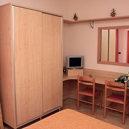 Hotel La Tartaruga Розето дели Абруци Екстериор снимка