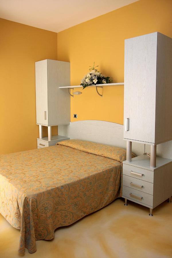 Hotel La Tartaruga Розето дели Абруци Екстериор снимка